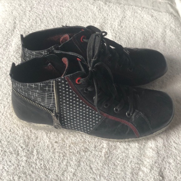 Remonte Shoes - Remonte Booties. Size 38